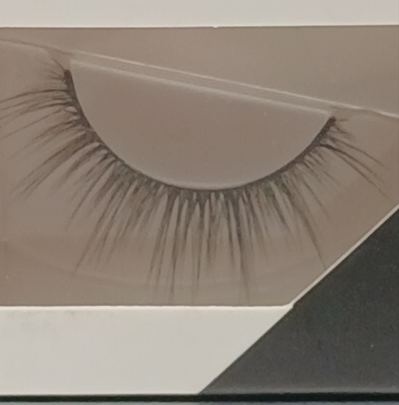 5 For $25 Item🌸 Mi Beauti Reusable Lash Set - Picture 2 of 6